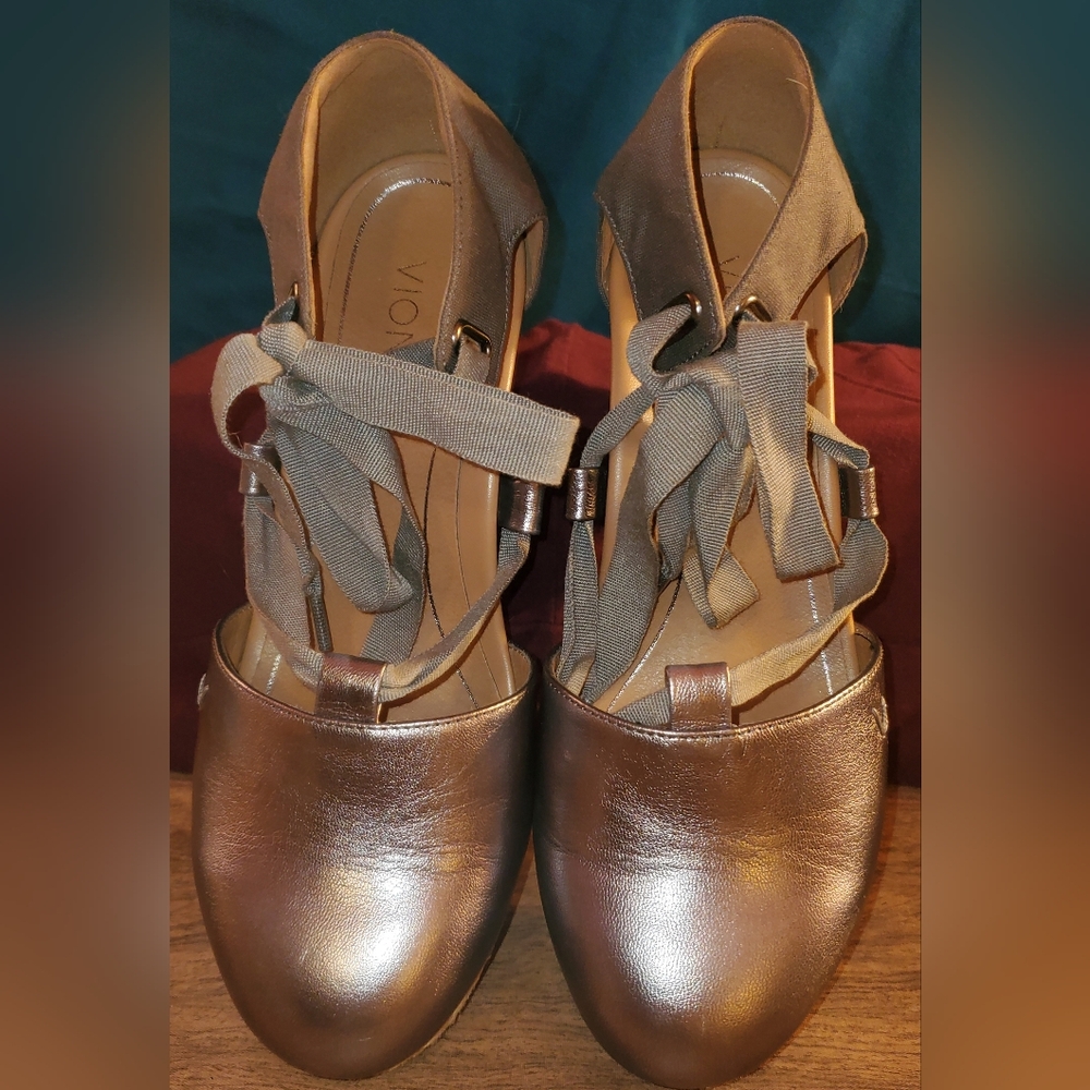 Vionic Kaitlyn Metallic Silver/Pewter Wedge  Sandals